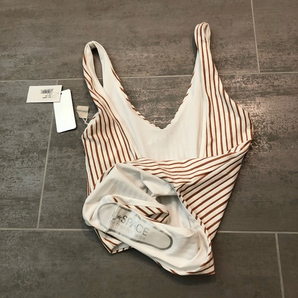 L*Space One Piece - Reversible size 6 NWT - Picture 7 of 8